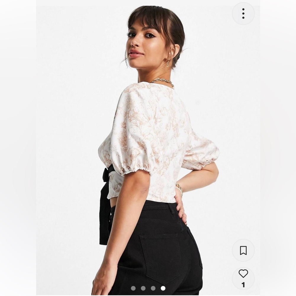 ASOS Design Cream Floral Blouse Crop Top with Black Bow 🎀 🖤 - Picture 4 of 10